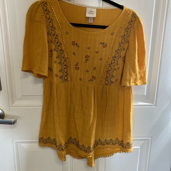 Mustard blouse. - Picture 3 of 6